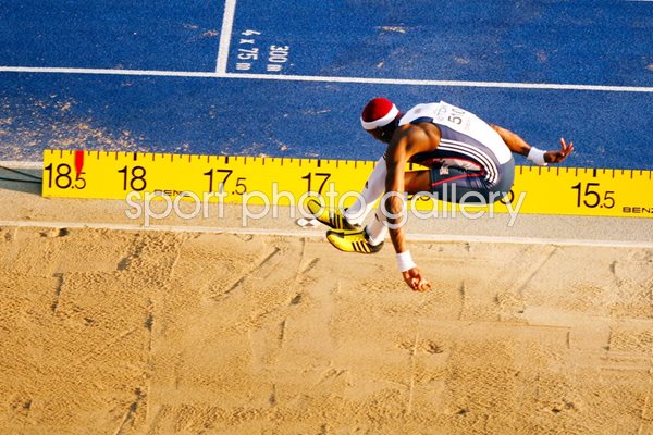 Phillips Idowu 17.73 Gold Winning jump