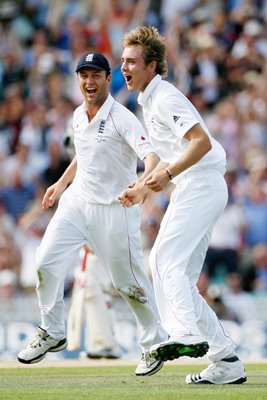 Stuart Broad celebrates 5 for - Oval 2009