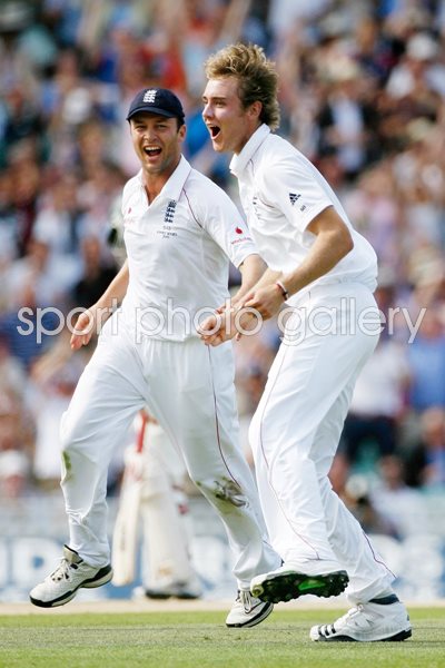 Stuart Broad celebrates 5 for - Oval 2009