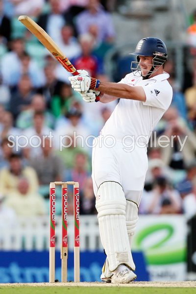 Andrew Strauss Oval action 2009