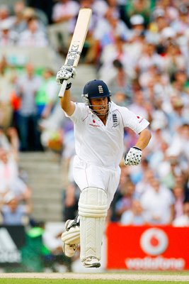 Jonathan Trott celebrates Debut century