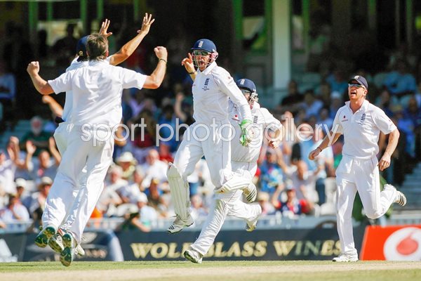 Matt Prior celebrates North Stumping