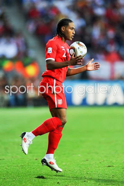 Glen Johnson in control v Slovenia 