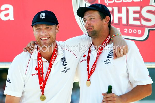 Freddie and Harmy enjoy Ashes Success 
