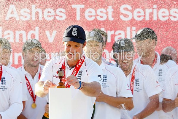 Ashes Coming Home - Oval 2009 