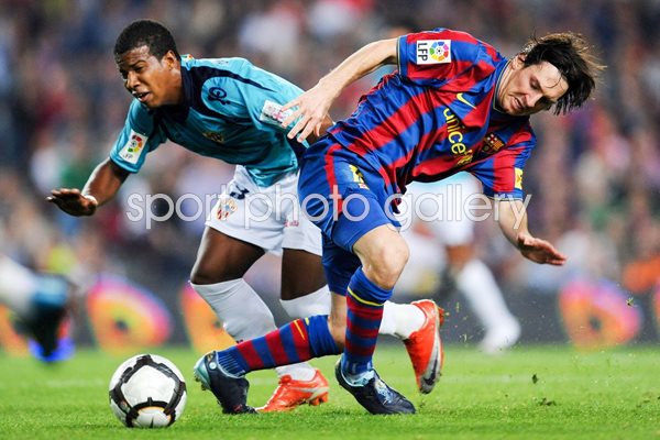 Messi (Barcelona) v Oliveira (Almeria) - La Liga