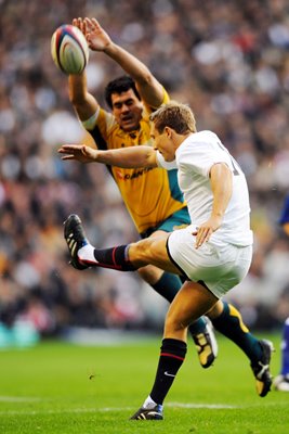 Jonny drops for goal v Australia 2009