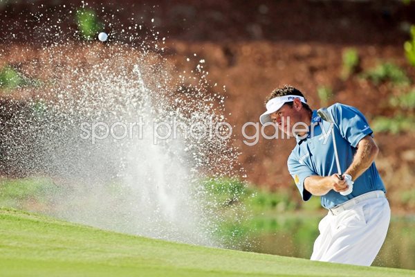 Lee Westwood makes a splash in Dubai
