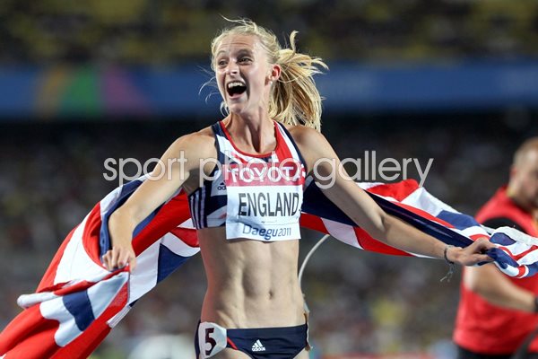 Hannah England celebrates silver - Daegu 2011