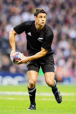 Dan Carter in action for New Zealand 2009