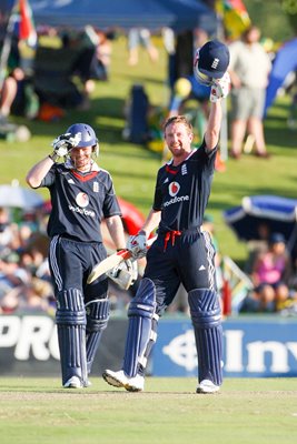 Collingwood century in record ODI for England