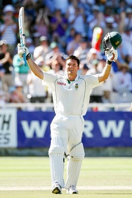 Graeme Smith celebrates Cape Town century