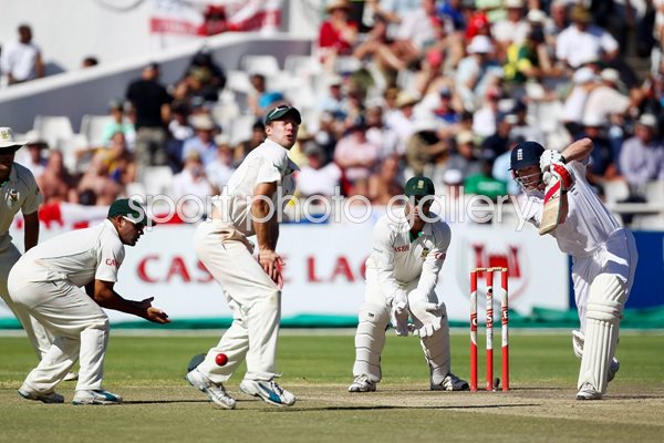 Paul Collingwood frustrates South Africa in Cape Town