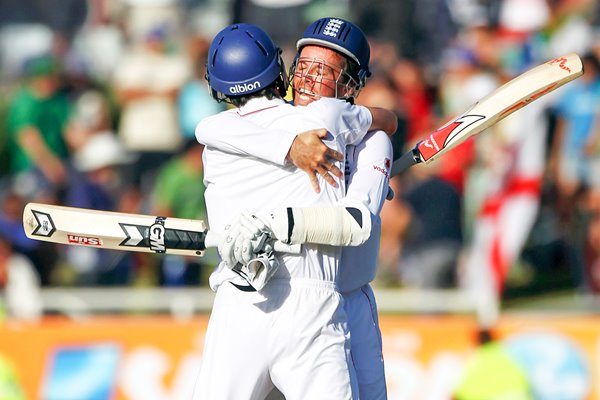 Graham Onions and Graeme Swann save draw