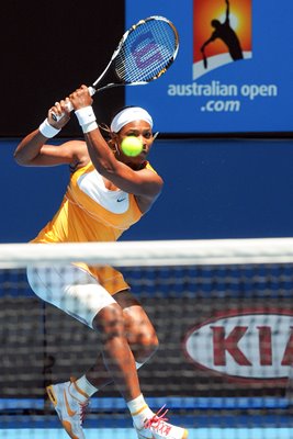 Serena Williams eye on the ball 
