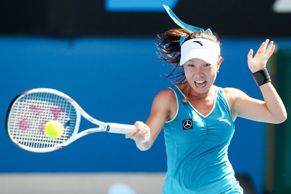 Jie Zheng 2010 Australian Open action