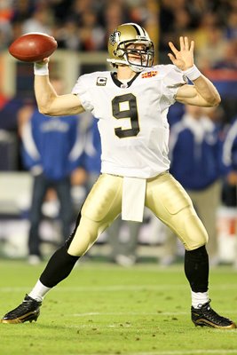 Drew Brees Super Bowl XLIV Action