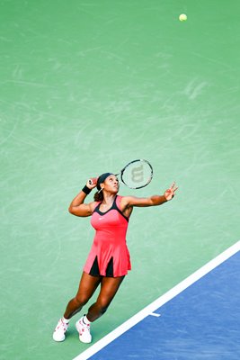 Serena Williams serves US Open 2011