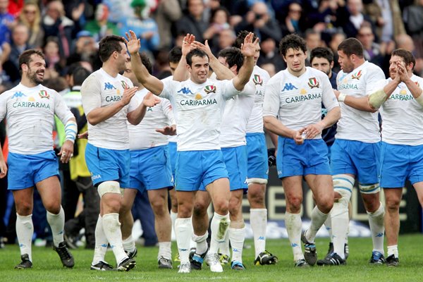 Gonzalo Canale and Italy celebrate win v Scotland 