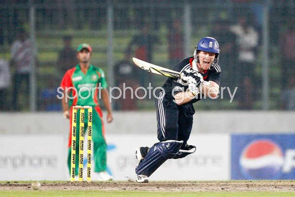 Eoin Morgan showcases full array of shots in Dhaka