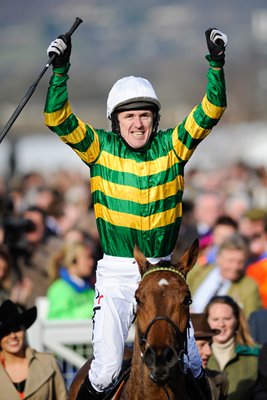 Tony Mccoy Binocular win Champion Hurdle 2010