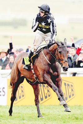Paddy Brennan wins Gold Cup on Imperial Commander