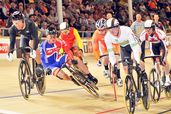 Chris Hoy crashes in Copenhagen 2010