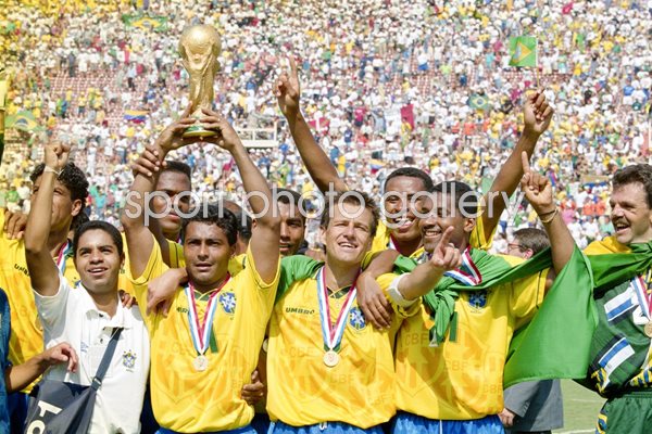 Romario, Dunga and the Brazilian team celebrate