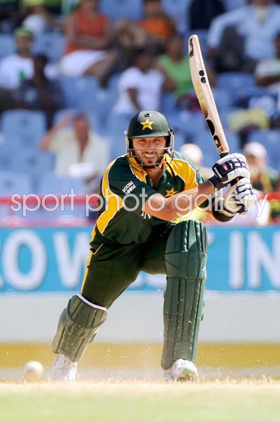 Shahid Afridi in action for Pakistan v Bangladesh 