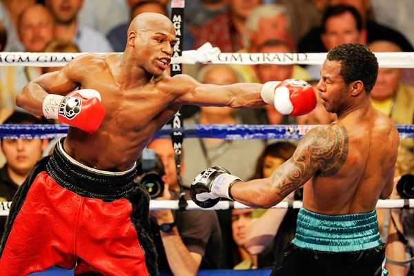 Floyd Mayweather jab v Shane Mosley