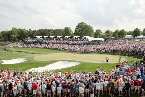 Rory McIlroy birdies 18 to shoot 62 and win by 4