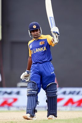 Mahela Jayawardene celebrates century