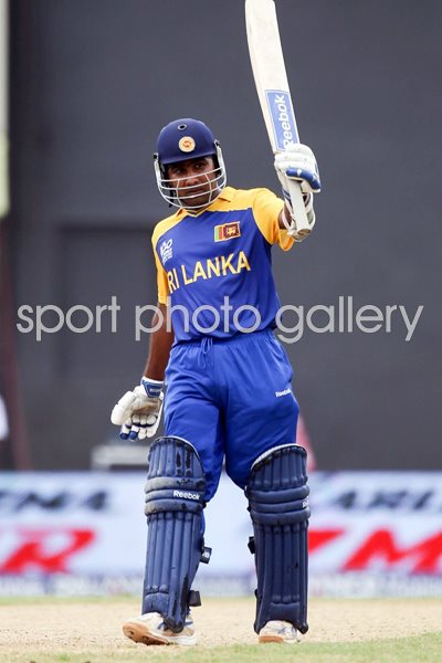 Mahela Jayawardene celebrates century