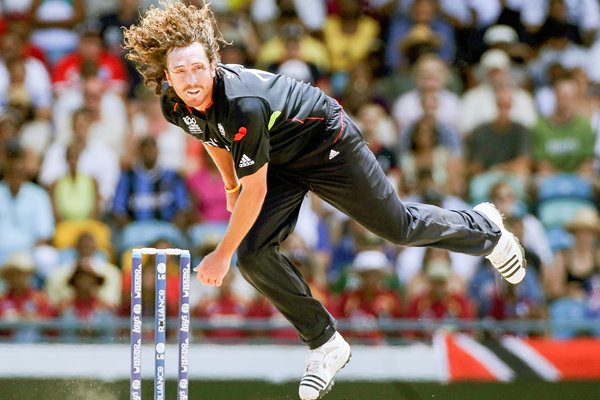 Ryan Sidebottom of England bowls