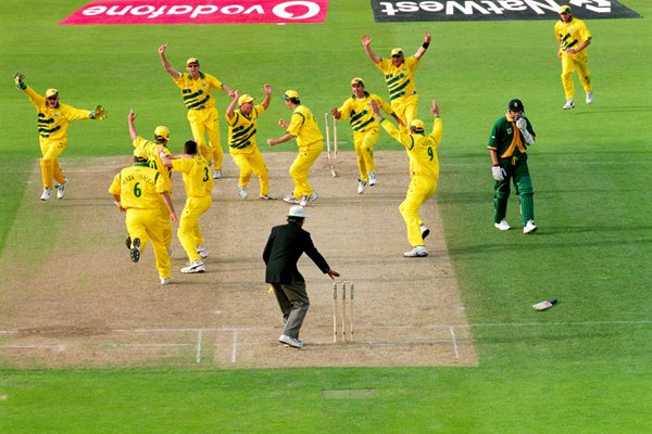 Australia run out Allan Donald of South Africa to reach World Cup Final 1999