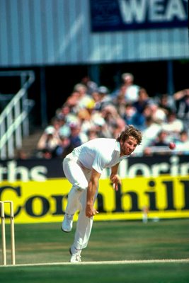 Ian Botham 1981 Ashes action