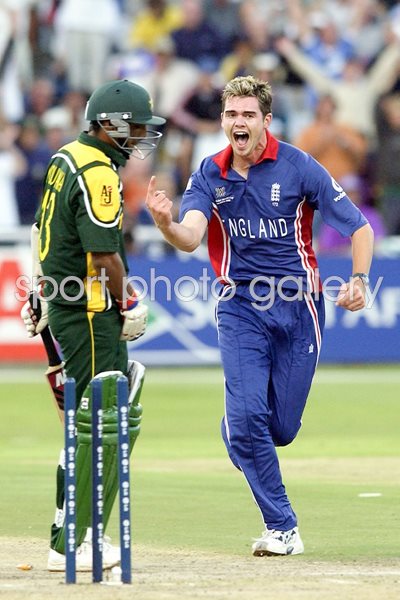 James Anderson celebrates bowling Yousuf Youhana 