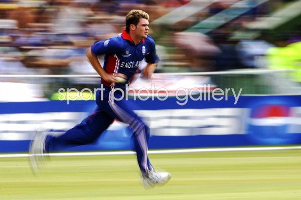 James Anderson runs in to bowl