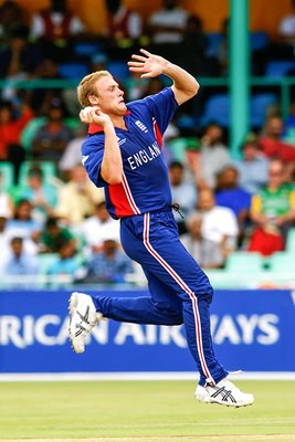 Andrew Flintoff of England bowling