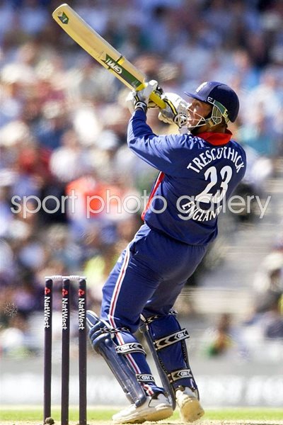 Marcus Trescothick action