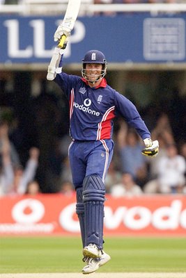 Marcus Trescothick celebrates his century