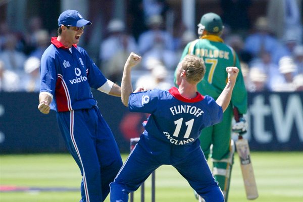 Andrew Flintoff celebrates with Michael Vaughan