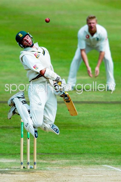 Graeme Smith avoids a bouncer