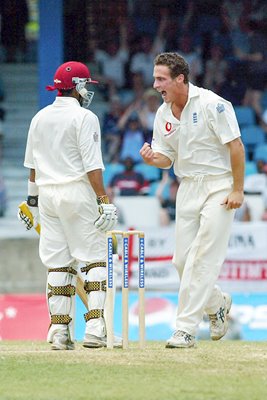 Simon Jones and Ramnaresh Sarwan 