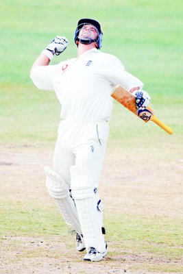 Graham Thorpe celebrates 