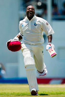 Brian Lara breaks World Record "Again"