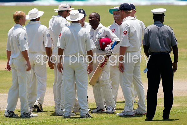 England congratulate Brian Lara