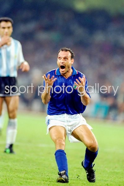 Salvatore Schillaci of Italy celebrates
