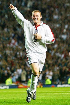 Wayne Rooney celebrates 