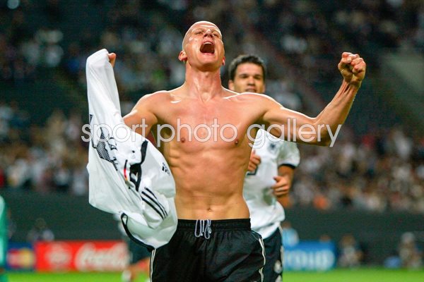 Carsten Jancker celebrates